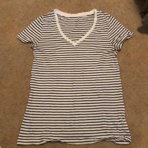 Stripped v neck tee shirt